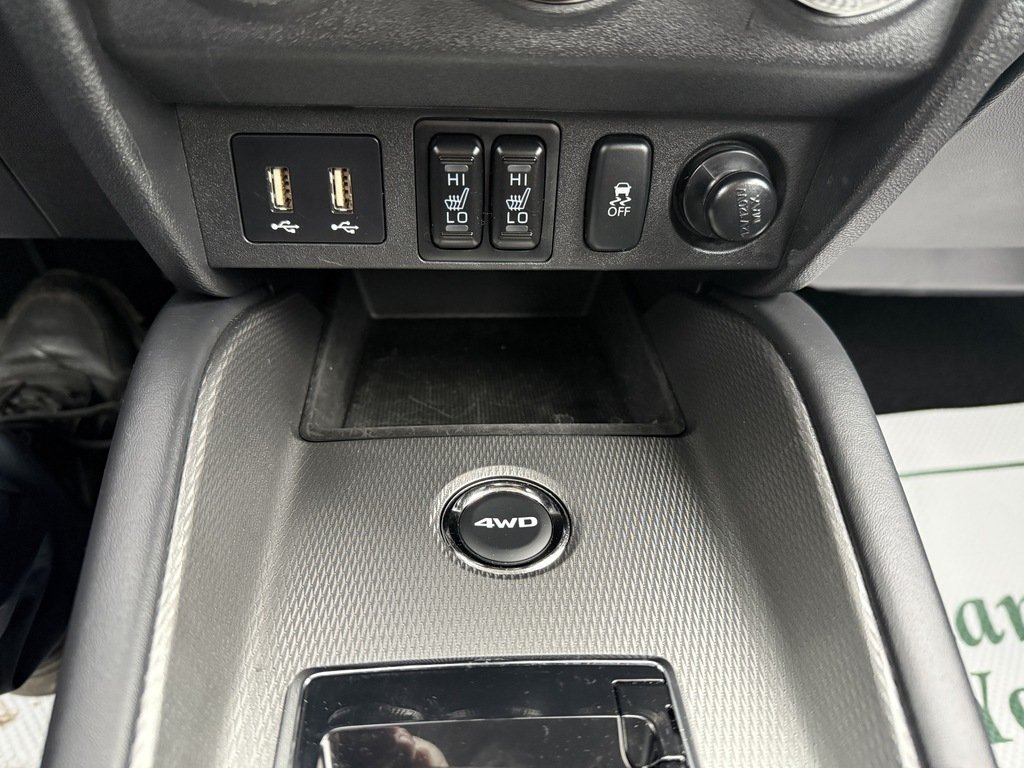 2024 Mitsubishi RVR ES   AWC   CPO   BU CAM   RATES AS LOW AS 0.90% in Oakville, Ontario - 17 - w1024h768px