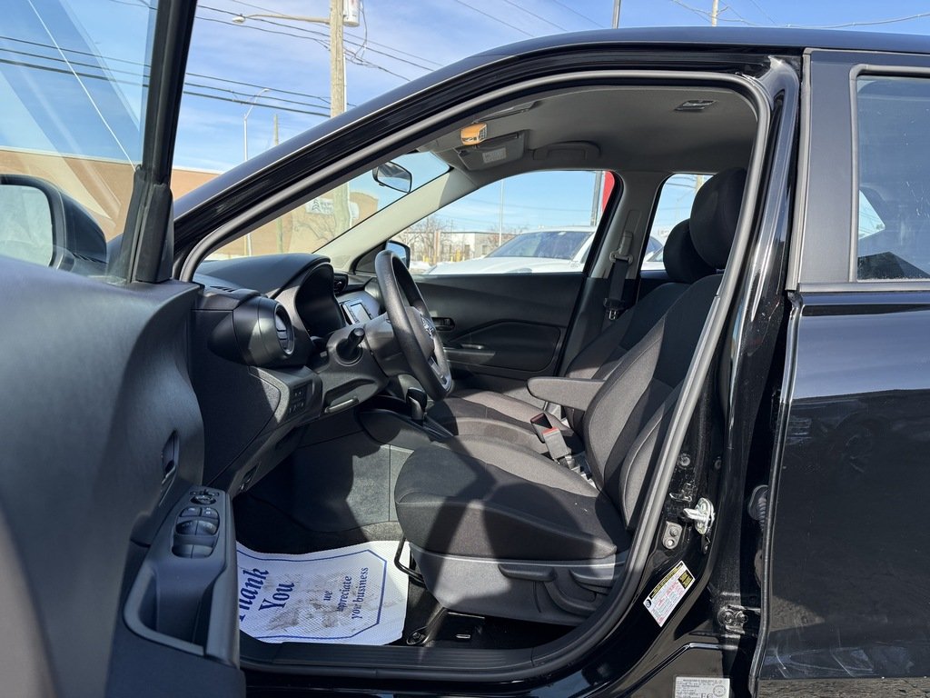2025 Nissan Kicks Play S FWD in Oakville, Ontario - 11 - w1024h768px