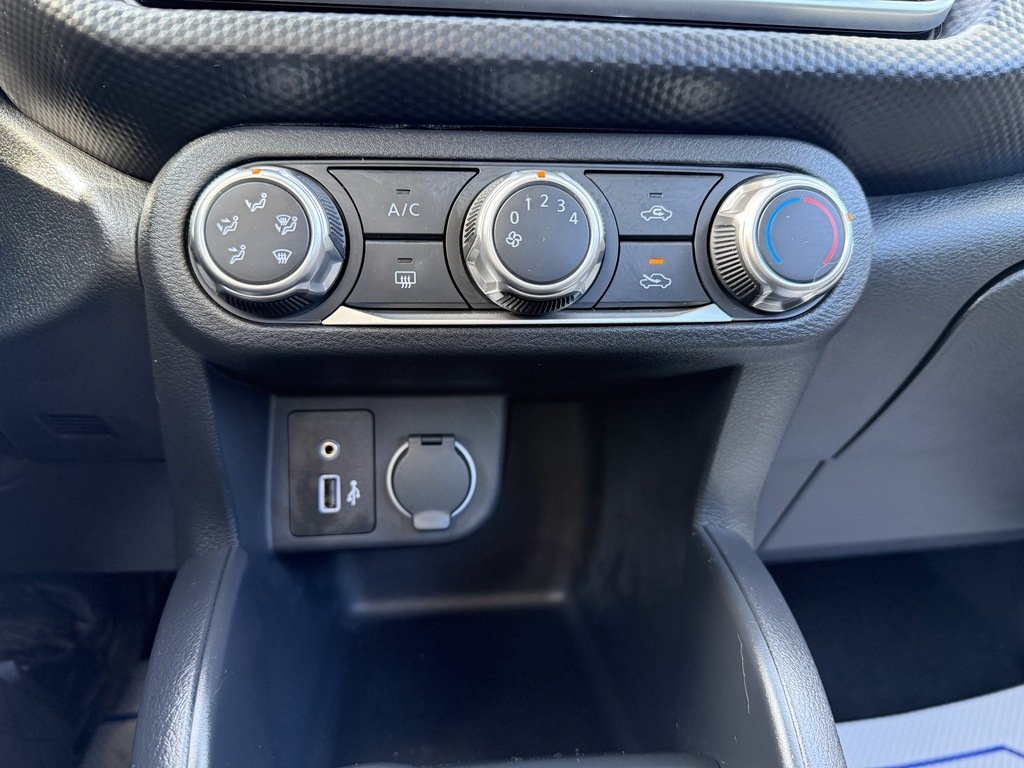 2025 Nissan Kicks Play S   ONLY 5063 KM!!   CARPLAY   ALLOY   BU CAM in Oakville, Ontario - 17 - w1024h768px