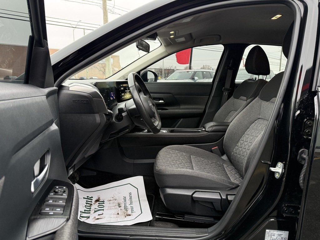 2025 Nissan Kicks SV   AWD   CARPLAY   BU CAM   ALLOYS in Oakville, Ontario - 11 - w1024h768px