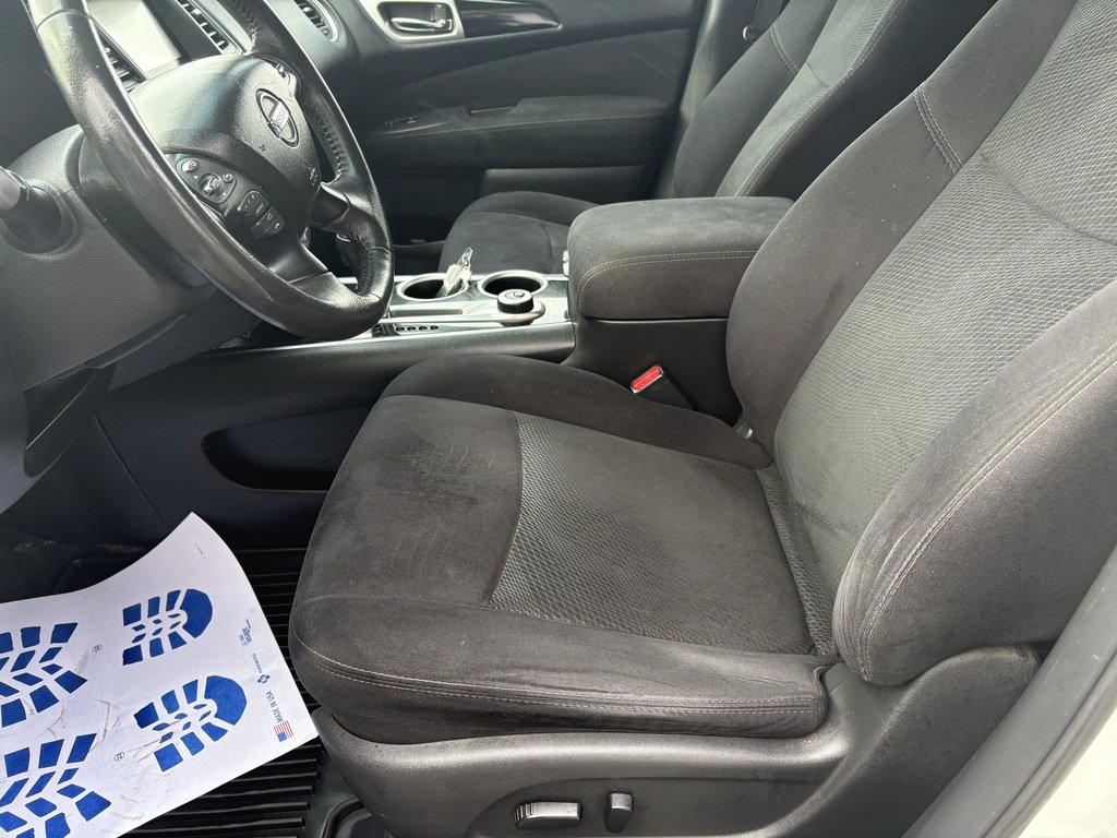 2016 Nissan Pathfinder SV   4WD   AS-IS   WHOLESALE TO PUBLIC   7 PASS in Oakville, Ontario - 14 - w1024h768px