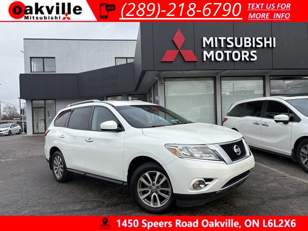 2016 Nissan Pathfinder SV   4WD   AS-IS   WHOLESALE TO PUBLIC   7 PASS in Oakville, Ontario - 1 - w1024h768px