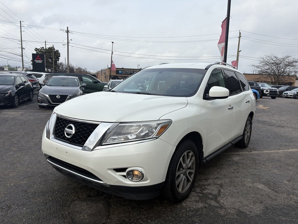2016 Nissan Pathfinder SV   4WD   AS-IS   WHOLESALE TO PUBLIC   7 PASS in Oakville, Ontario - 4 - w1024h768px