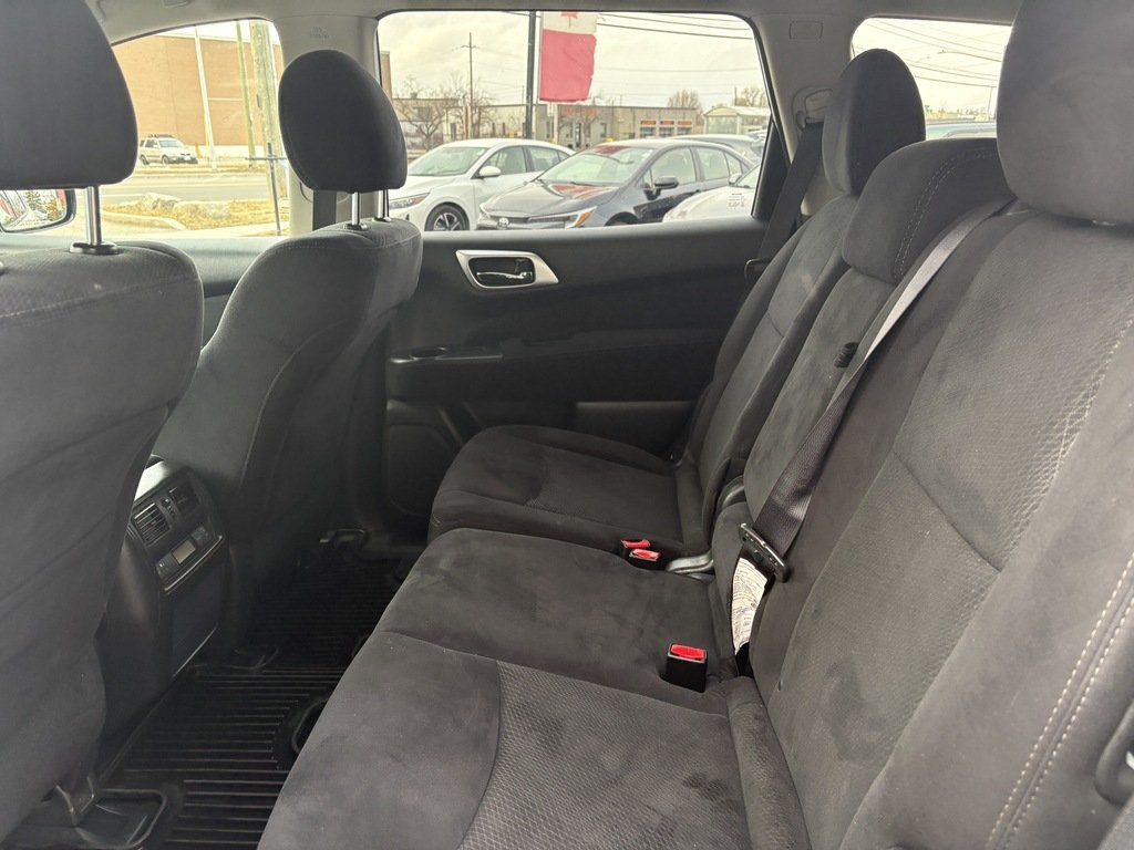 2016 Nissan Pathfinder SV   4WD   AS-IS   WHOLESALE TO PUBLIC   7 PASS in Oakville, Ontario - 22 - w1024h768px