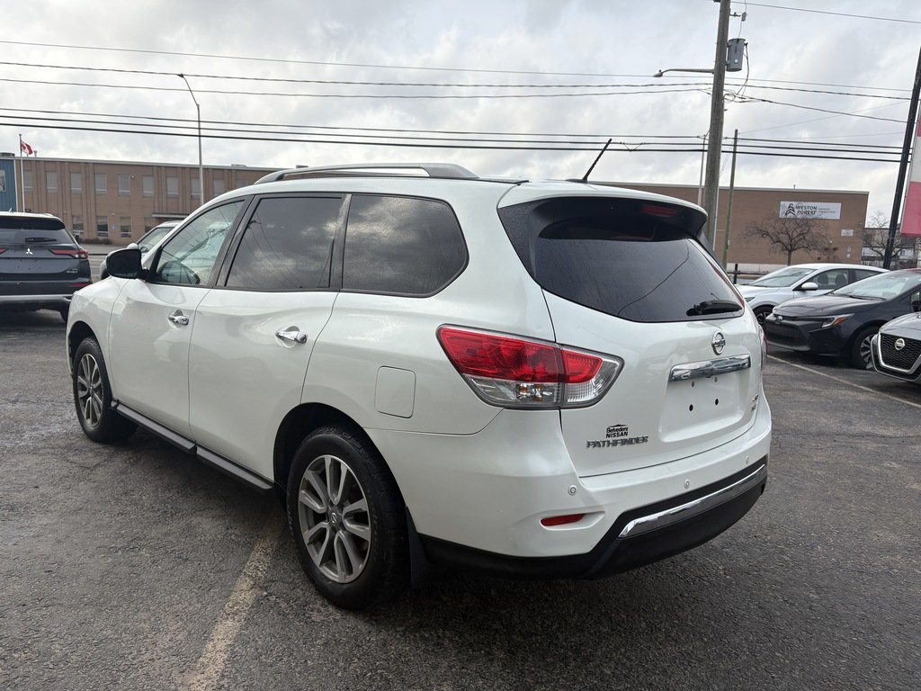 2016 Nissan Pathfinder SV   4WD   AS-IS   WHOLESALE TO PUBLIC   7 PASS in Oakville, Ontario - 6 - w1024h768px