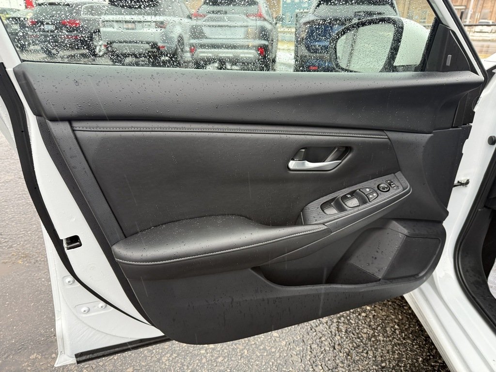 2025 Nissan Sentra SV CVT in Oakville, Ontario - 10 - w1024h768px