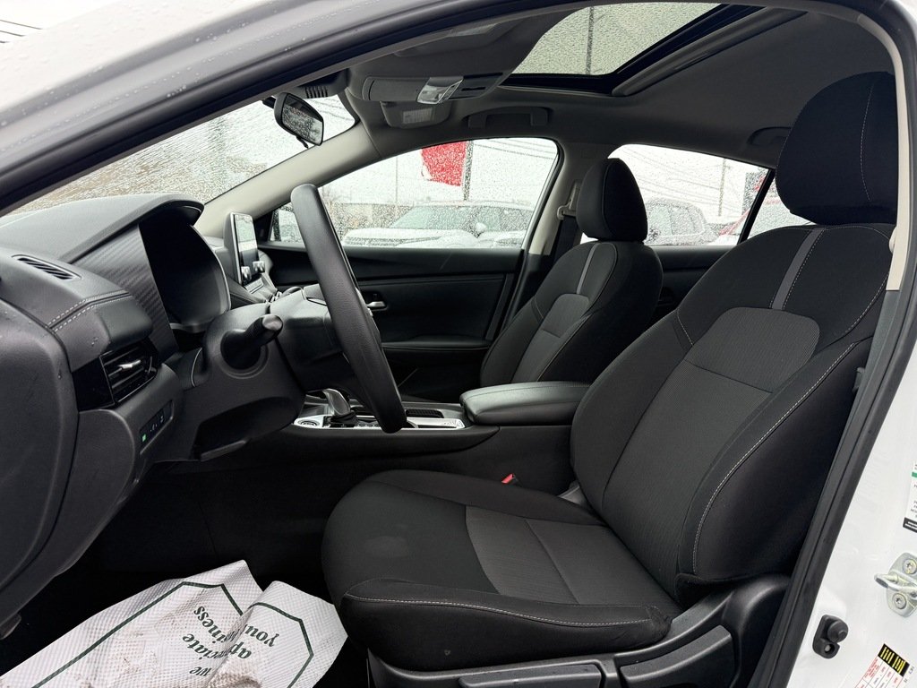 2025 Nissan Sentra SV CVT in Oakville, Ontario - 12 - w1024h768px