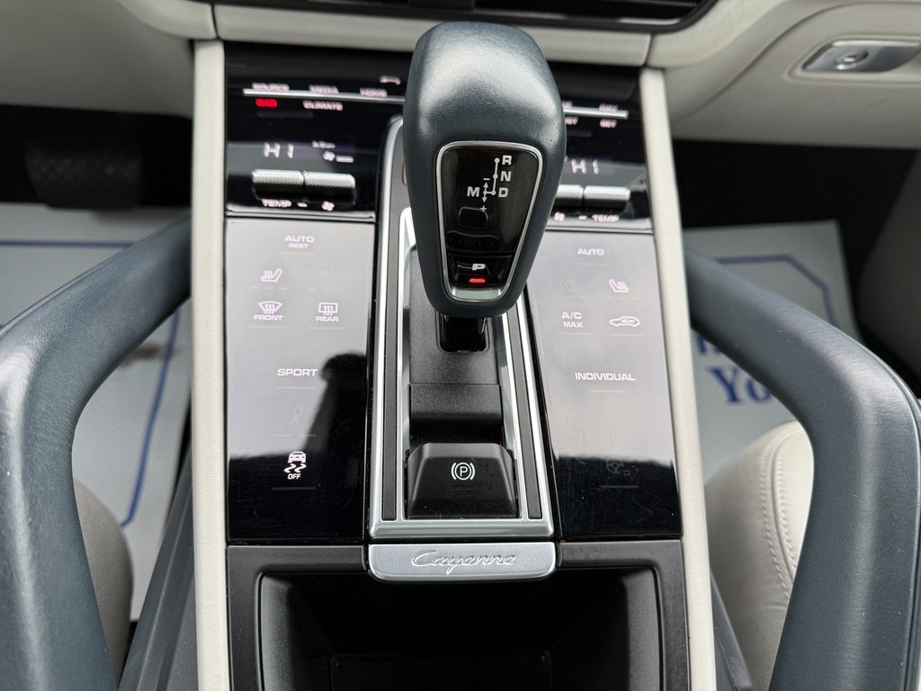 2021 Porsche Cayenne AWD   NAV   CARPLAY   PANO   CLEAN CARFAX in Oakville, Ontario - 20 - w1024h768px