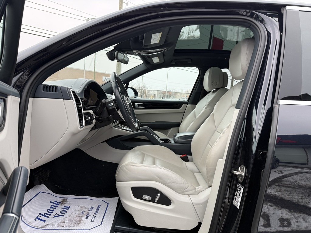 2021 Porsche Cayenne AWD   NAV   CARPLAY   PANO   CLEAN CARFAX in Oakville, Ontario - 12 - w1024h768px