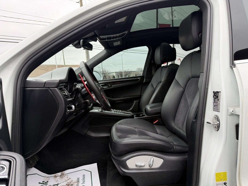 2020 Porsche Macan S   ALCANTARA   PANO   HTD SEATS in Oakville, Ontario - 11 - w1024h768px