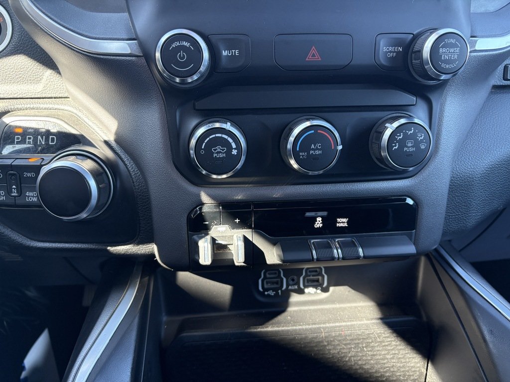 2022 Ram 1500 BIG HORN    4x4   CREW CAB   HEMI   U CONNECT in Oakville, Ontario - 19 - w1024h768px