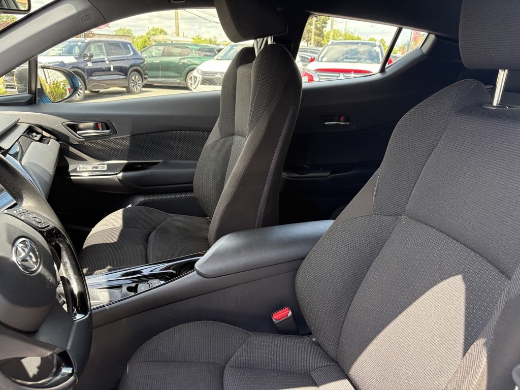 2019 Toyota C-HR XLE   BU CAM   CARPLAY   BLIND SPOT   HTD SEATS in Oakville, Ontario - 11 - w1024h768px