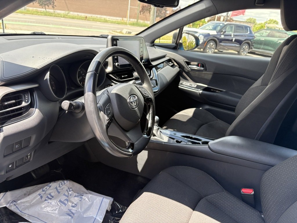 2019 Toyota C-HR XLE   BU CAM   CARPLAY   BLIND SPOT   HTD SEATS in Oakville, Ontario - 12 - w1024h768px
