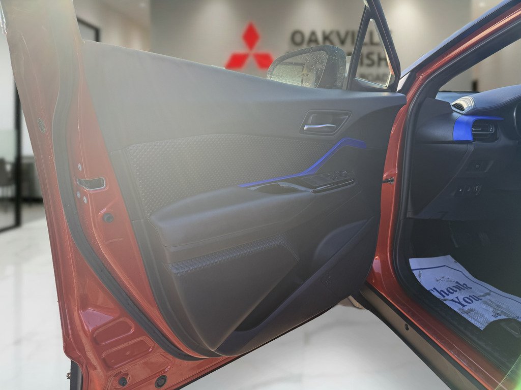 2020 Toyota C-HR XLE   PREMIUM   BU CAM   LANE DEPARTURE in Oakville, Ontario - 10 - w1024h768px