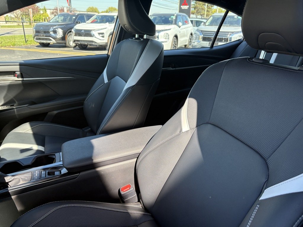 2025 Toyota Camry SE   HYBRID   LEATHER   BLIND SPOT   LANE DEPRT in Oakville, Ontario - 11 - w1024h768px