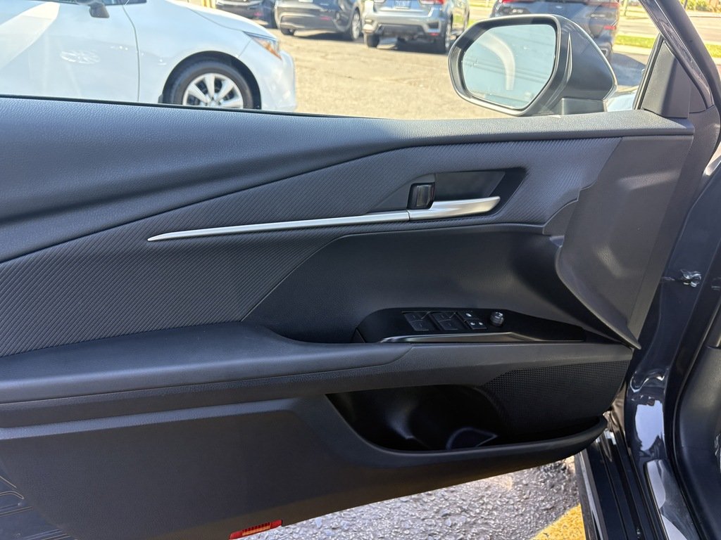 2025 Toyota Camry SE   HYBRID   LEATHER   BLIND SPOT   LANE DEPRT in Oakville, Ontario - 10 - w1024h768px