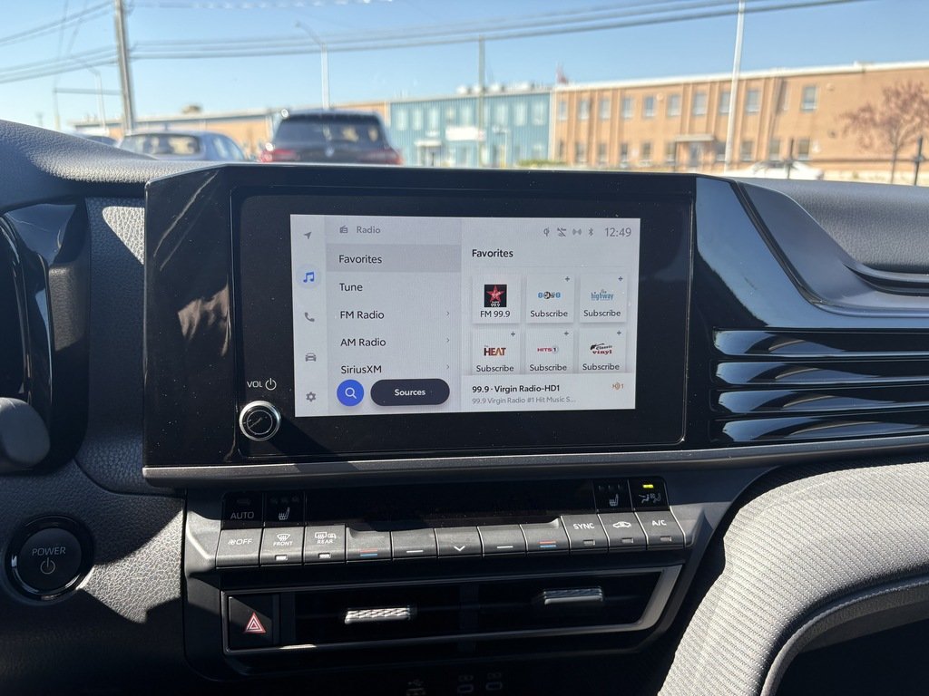 2025 Toyota Camry SE   HYBRID   LEATHER   BLIND SPOT   LANE DEPRT in Oakville, Ontario - 16 - w1024h768px