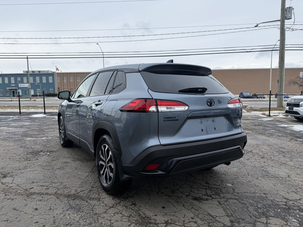 2025 Toyota Corolla Cross HYBRID   SE   2 SET OF TIRES   CLEAN CARFAX in Oakville, Ontario - 6 - w1024h768px