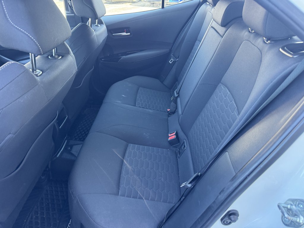 2022  Corolla Hatchback CVT   B/U CAM   HTD SEATS   CARPLAY   CLEAN CARFAX in Oakville, Ontario - 21 - w1024h768px