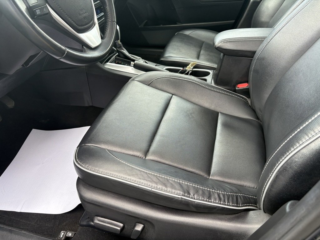 2019 Toyota Corolla XLE   LTHR   BU CAM   SUNROOF   NAV   HTD STEER in Oakville, Ontario - 12 - w1024h768px