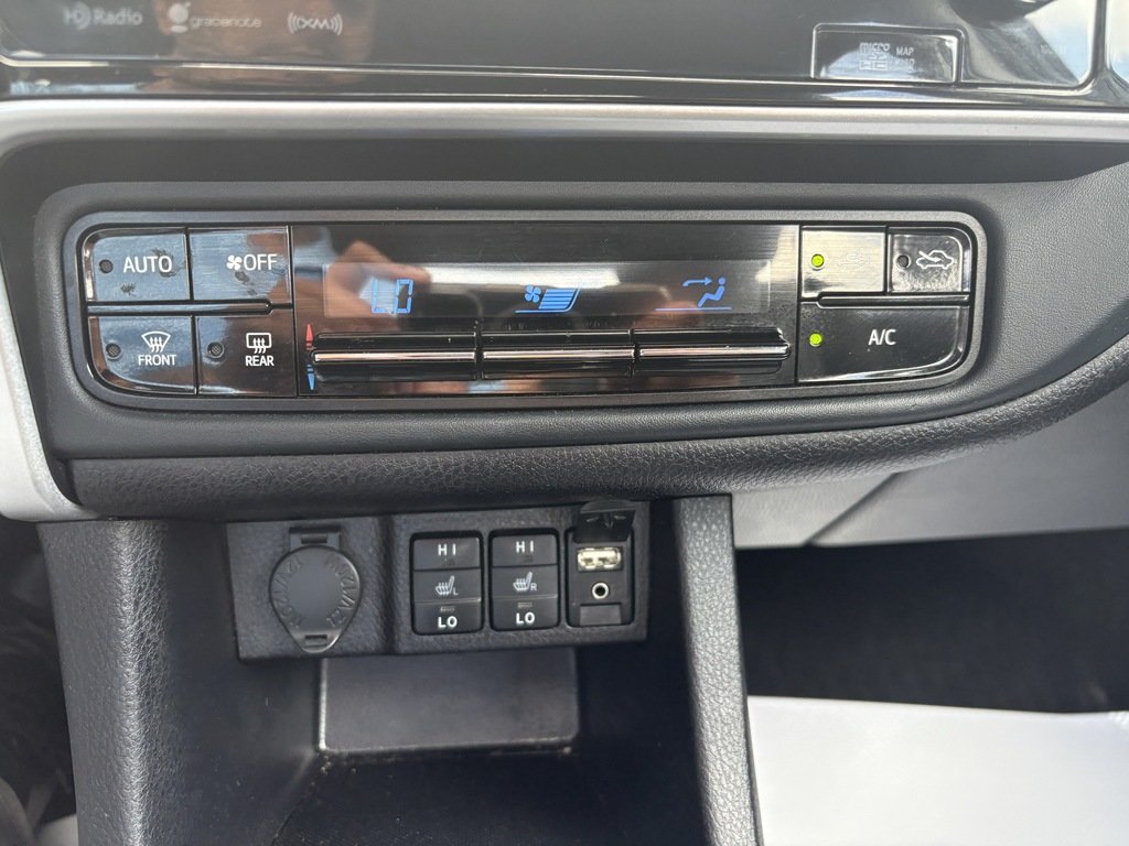 2019 Toyota Corolla XLE   LTHR   BU CAM   SUNROOF   NAV   HTD STEER in Oakville, Ontario - 20 - w1024h768px
