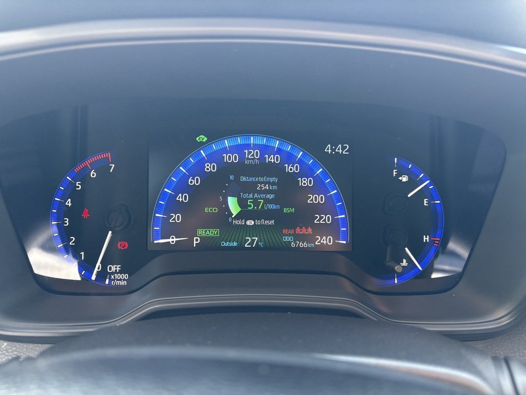 2021 Toyota Corolla HYBRID   ONLY 6766 KM   CLEAN CARFAX   2 SET TIRES in Oakville, Ontario - 15 - w1024h768px