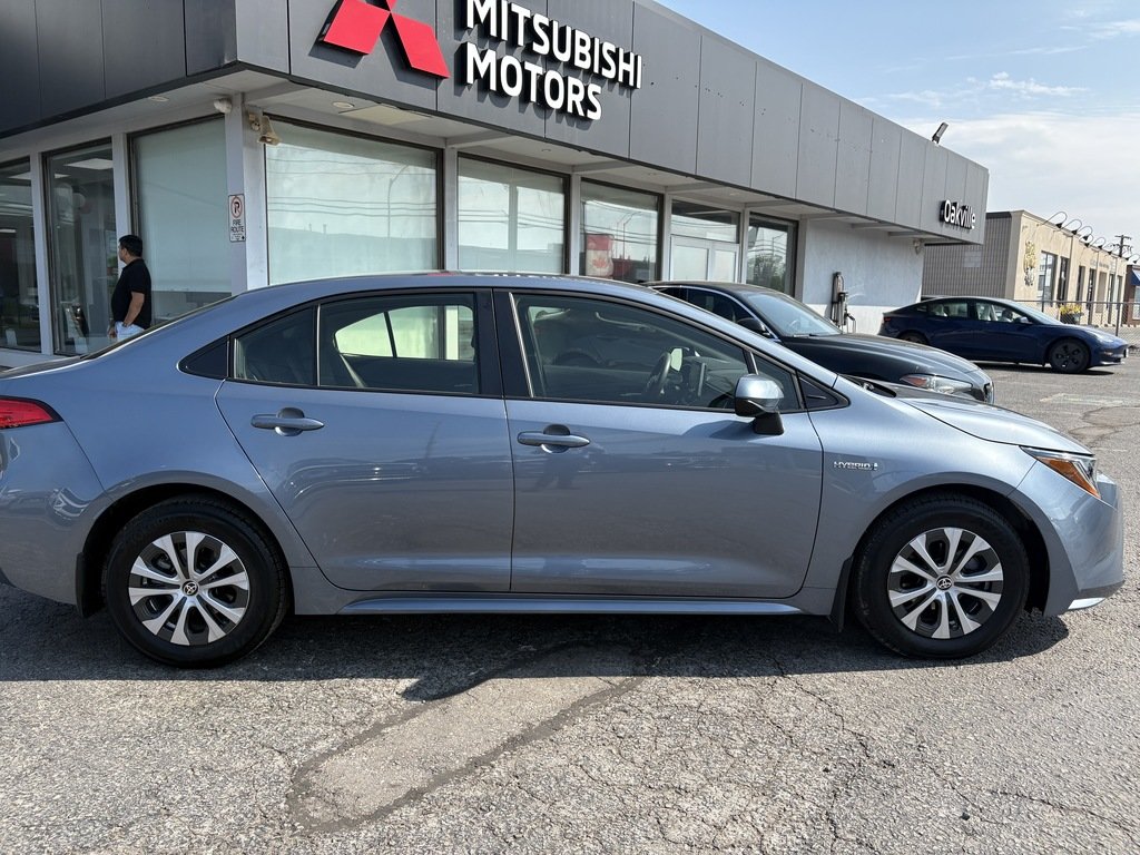 2021 Toyota Corolla HYBRID   ONLY 6766 KM   CLEAN CARFAX   2 SET TIRES in Oakville, Ontario - 11 - w1024h768px