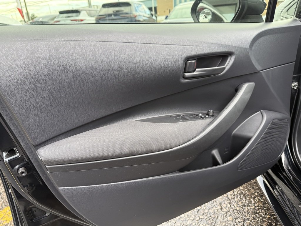 2024 Toyota Corolla LE   HYBRID   BLIND SPOT   BU CAM   CARPLAY in Oakville, Ontario - 10 - w1024h768px