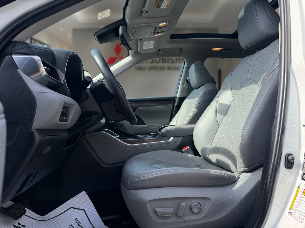 2022 Toyota Highlander LIMITED   AWD   CPT CHAIRS   360 CAM   PANO in Oakville, Ontario - 12 - w1024h768px