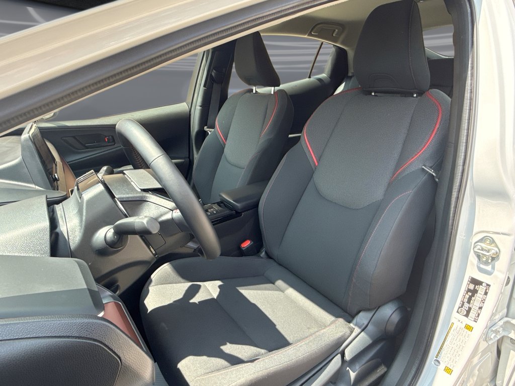 2026 Toyota Prius SE   PLUG IN HYBRID   CARPLAY   B\U CAM in Oakville, Ontario - 13 - w1024h768px