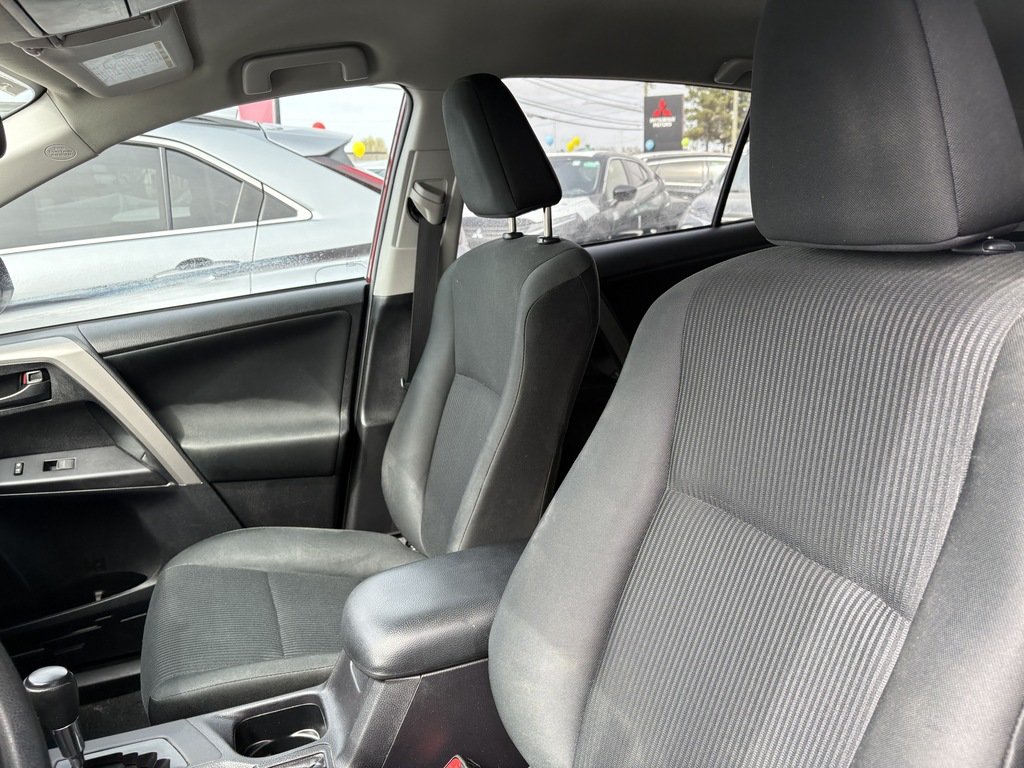 2018 Toyota RAV4 LE   AWD   BU CAM   HTD SEATS   LANE DEPARTURE in Oakville, Ontario - 13 - w1024h768px