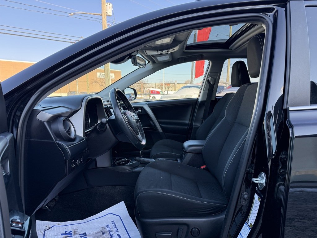 2018 Toyota RAV4 AWD   XLE   BU CAM   SUNROOF   HTD SEATS in Oakville, Ontario - 10 - w1024h768px