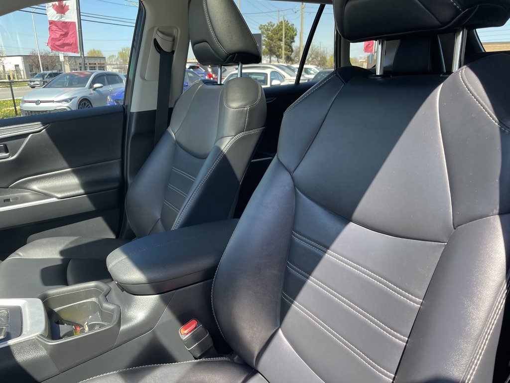 2019  RAV4 AWD   XLE   LEATHER   SUNROOF   BU CAM   HTD SEAT in Oakville, Ontario - 12 - w1024h768px