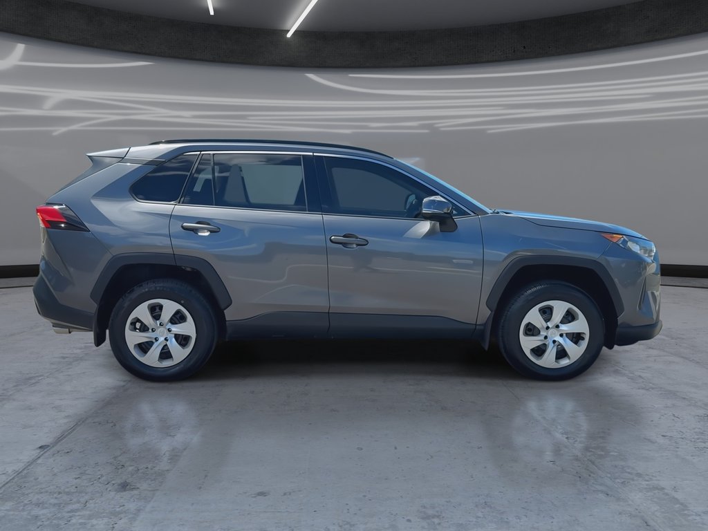 2021 Toyota RAV4 LE in Oakville, Ontario - 9 - w1024h768px