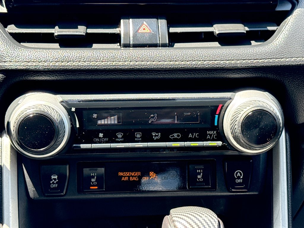 2021 Toyota RAV4 LE in Oakville, Ontario - 16 - w1024h768px