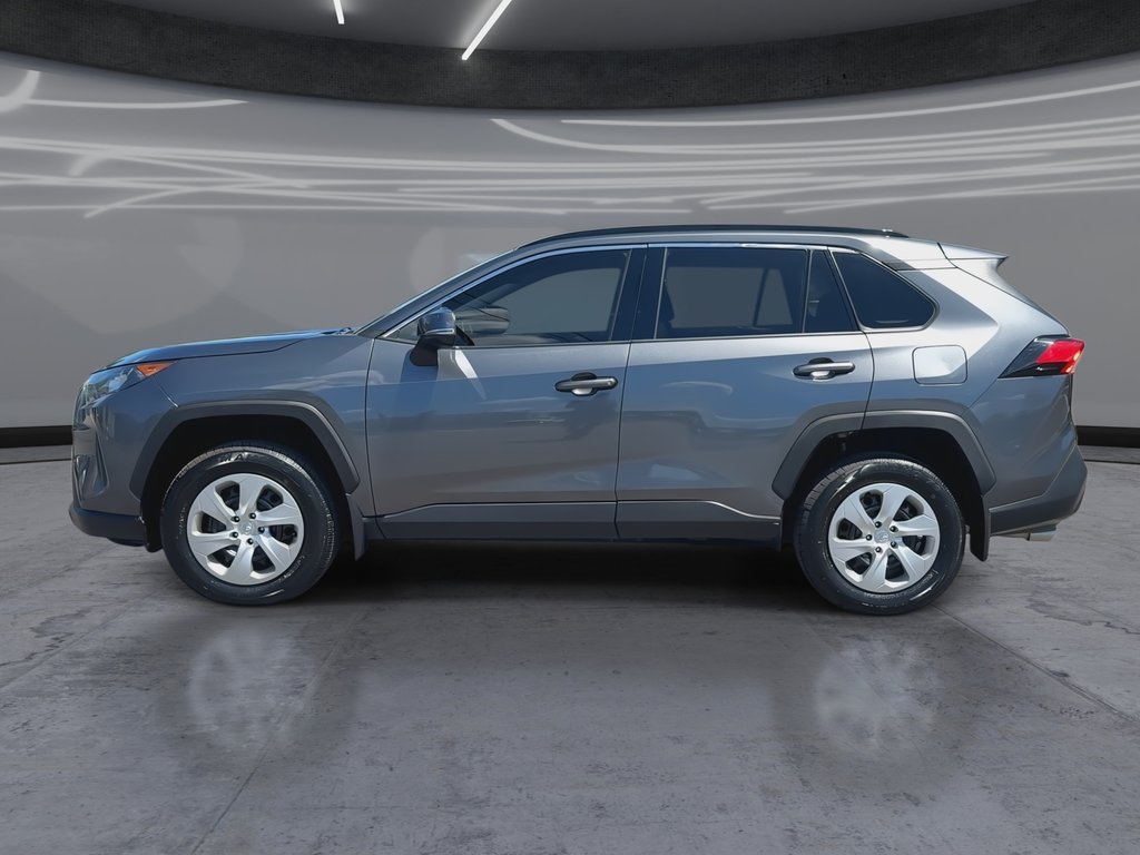2021 Toyota RAV4 LE in Oakville, Ontario - 5 - w1024h768px