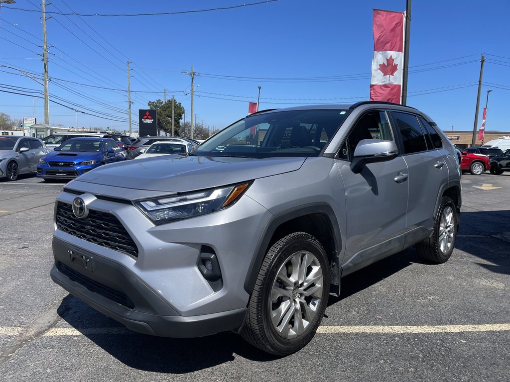 2023  RAV4 XLE   AWD   LEATHER   SUNROOF   BU CAM   HTD SEAT in Oakville, Ontario - 4 - w1024h768px