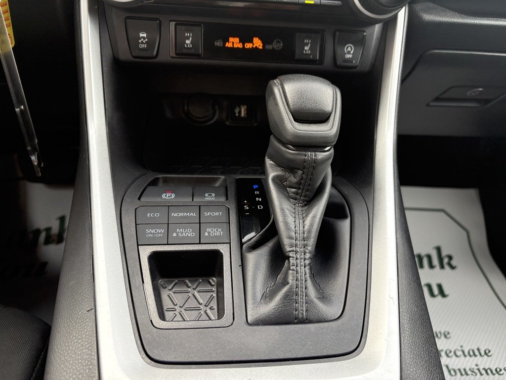 2025 Toyota RAV4 LE   AWD   BU CAM   LANE DEPARTURE   HTD SEATS in Oakville, Ontario - 16 - w1024h768px