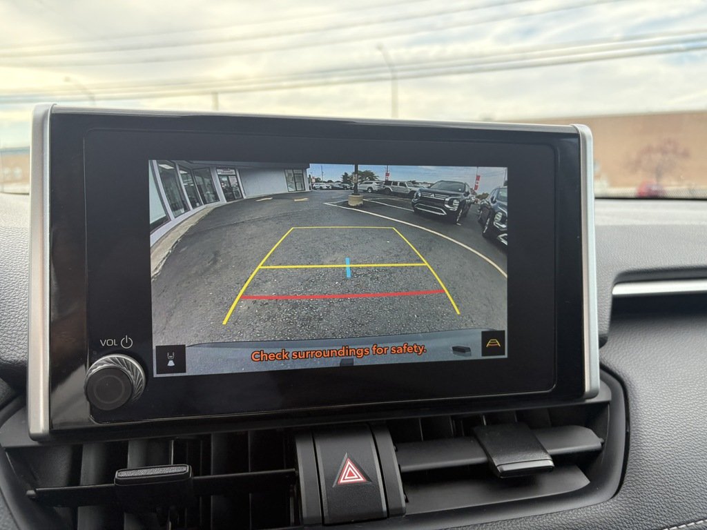 2025 Toyota RAV4 LE   AWD   BU CAM   LANE DEPARTURE   HTD SEATS in Oakville, Ontario - 13 - w1024h768px