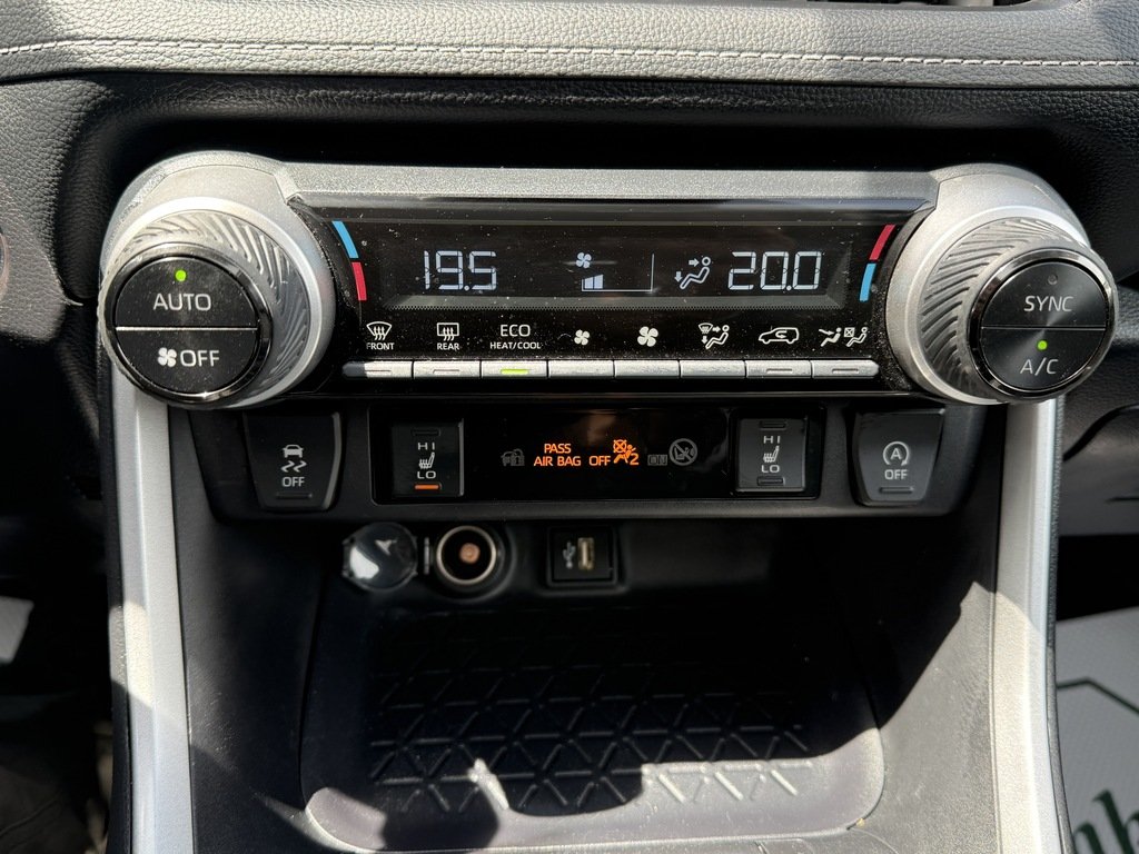 2025 Toyota RAV4 XLE   AWD   SUNROOF   HTD SEATS/STEERING in Oakville, Ontario - 17 - w1024h768px