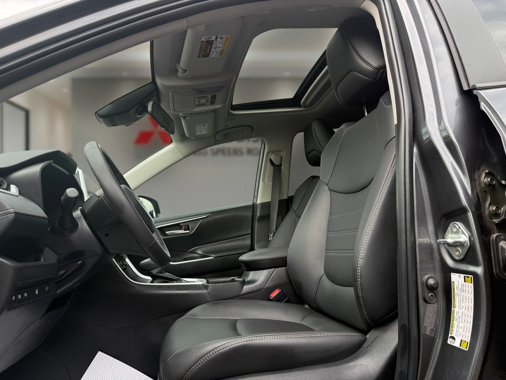 2025 Toyota RAV4 XLE   AWD   LEATHER   SUNROOF   BU CAM in Oakville, Ontario - 12 - w1024h768px
