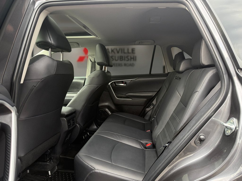 2025 Toyota RAV4 XLE   AWD   LEATHER   SUNROOF   BU CAM in Oakville, Ontario - 20 - w1024h768px