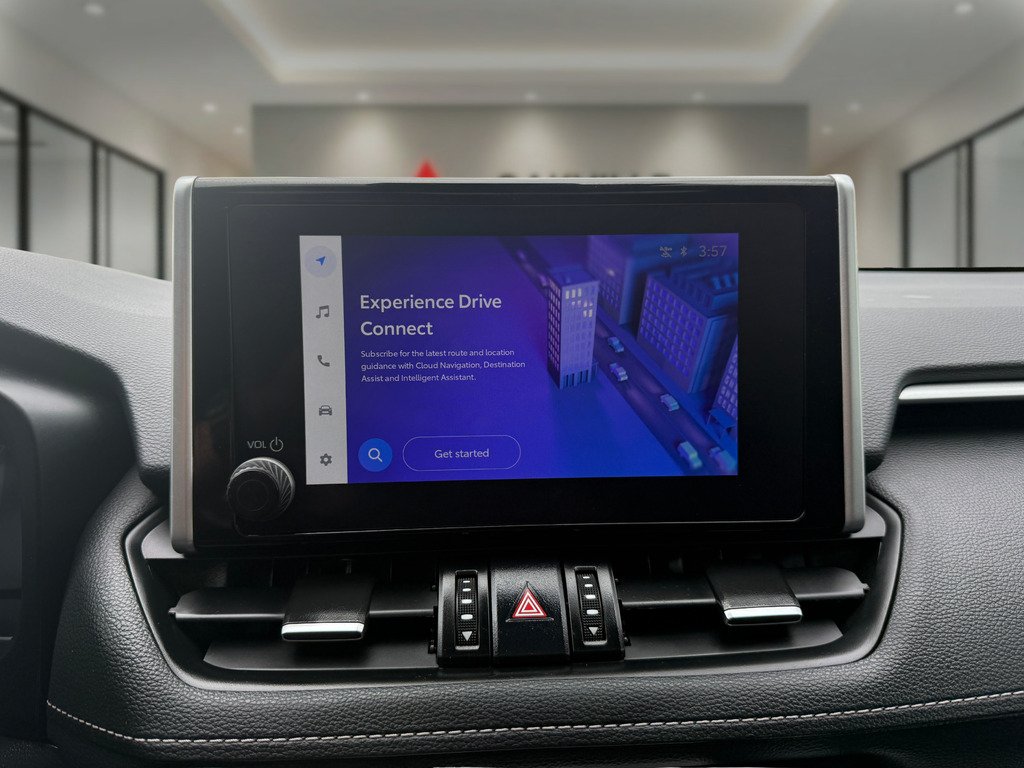 2025 Toyota RAV4 XLE   AWD   LEATHER   SUNROOF   BU CAM in Oakville, Ontario - 16 - w1024h768px