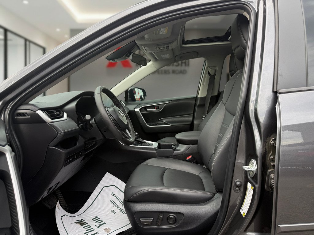 2025 Toyota RAV4 XLE   AWD   LEATHER   SUNROOF   BU CAM in Oakville, Ontario - 11 - w1024h768px