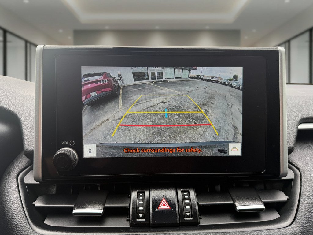 2025 Toyota RAV4 XLE   AWD   LEATHER   SUNROOF   BU CAM in Oakville, Ontario - 17 - w1024h768px