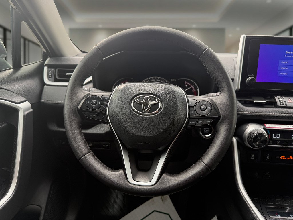 2025 Toyota RAV4 XLE   AWD   LEATHER   SUNROOF   BU CAM in Oakville, Ontario - 15 - w1024h768px