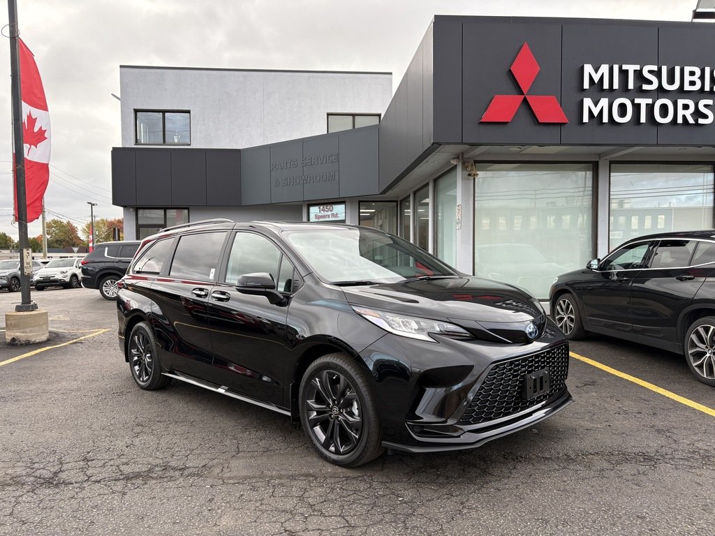 2025 Toyota Sienna XSE   HYBRID   7 PASS   ONLY 24 KM   POWER DOOR in Oakville, Ontario - 2 - w1024h768px