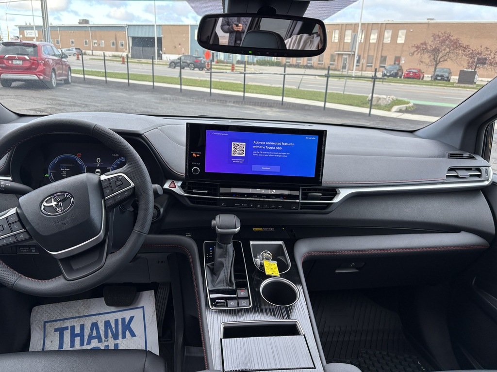 2025 Toyota Sienna XSE   HYBRID   7 PASS   ONLY 24 KM   POWER DOOR in Oakville, Ontario - 21 - w1024h768px