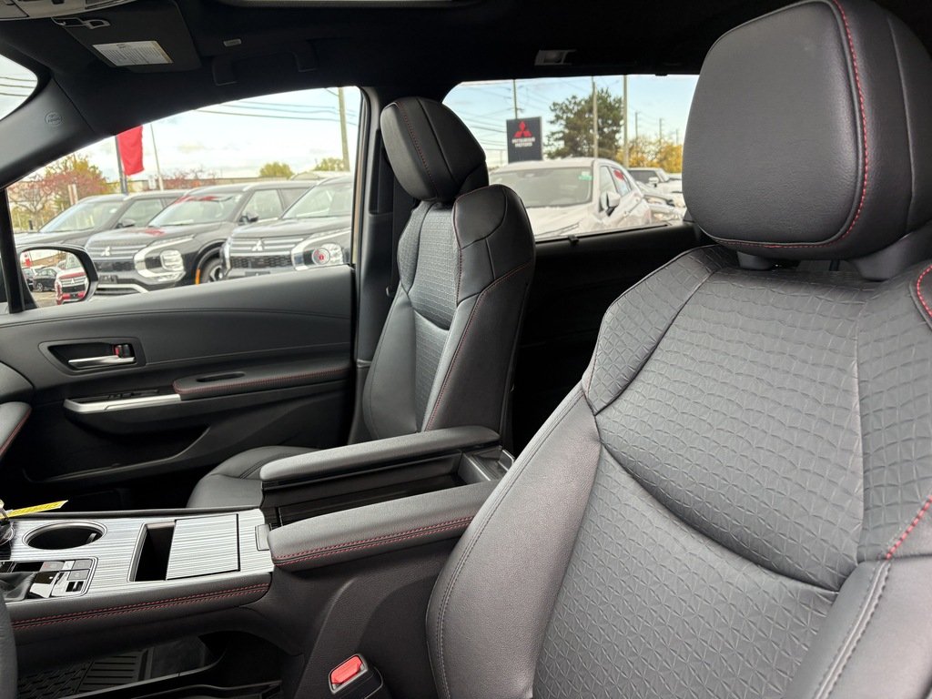 2025 Toyota Sienna XSE   HYBRID   7 PASS   ONLY 24 KM   POWER DOOR in Oakville, Ontario - 13 - w1024h768px