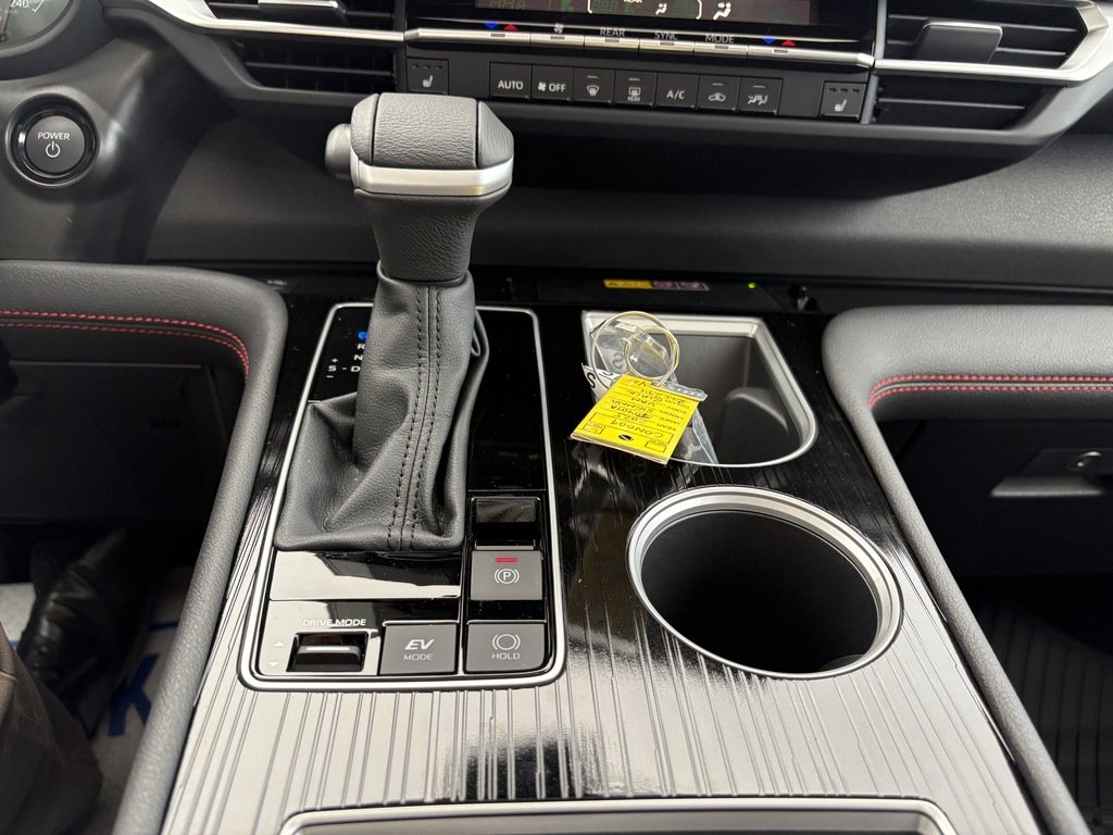 2025 Toyota Sienna XSE   HYBRID   7 PASS   ONLY 24 KM   POWER DOOR in Oakville, Ontario - 19 - w1024h768px